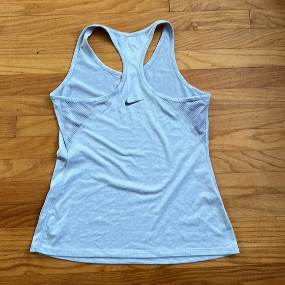 Nike racerback tank - Picture 2 of 5
